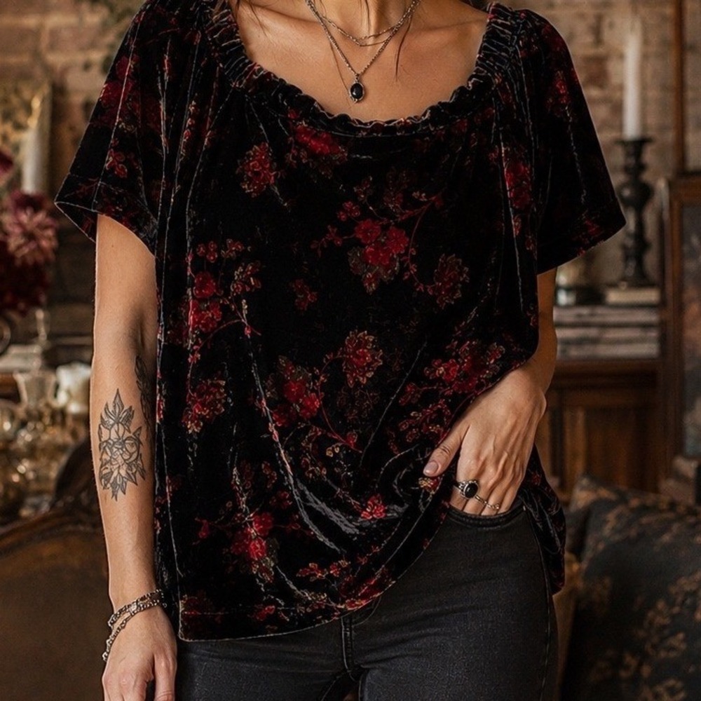 LOFT Petite Large Black Floral Velvet Top Whimsigoth Dark Romantic Draped Sleeve